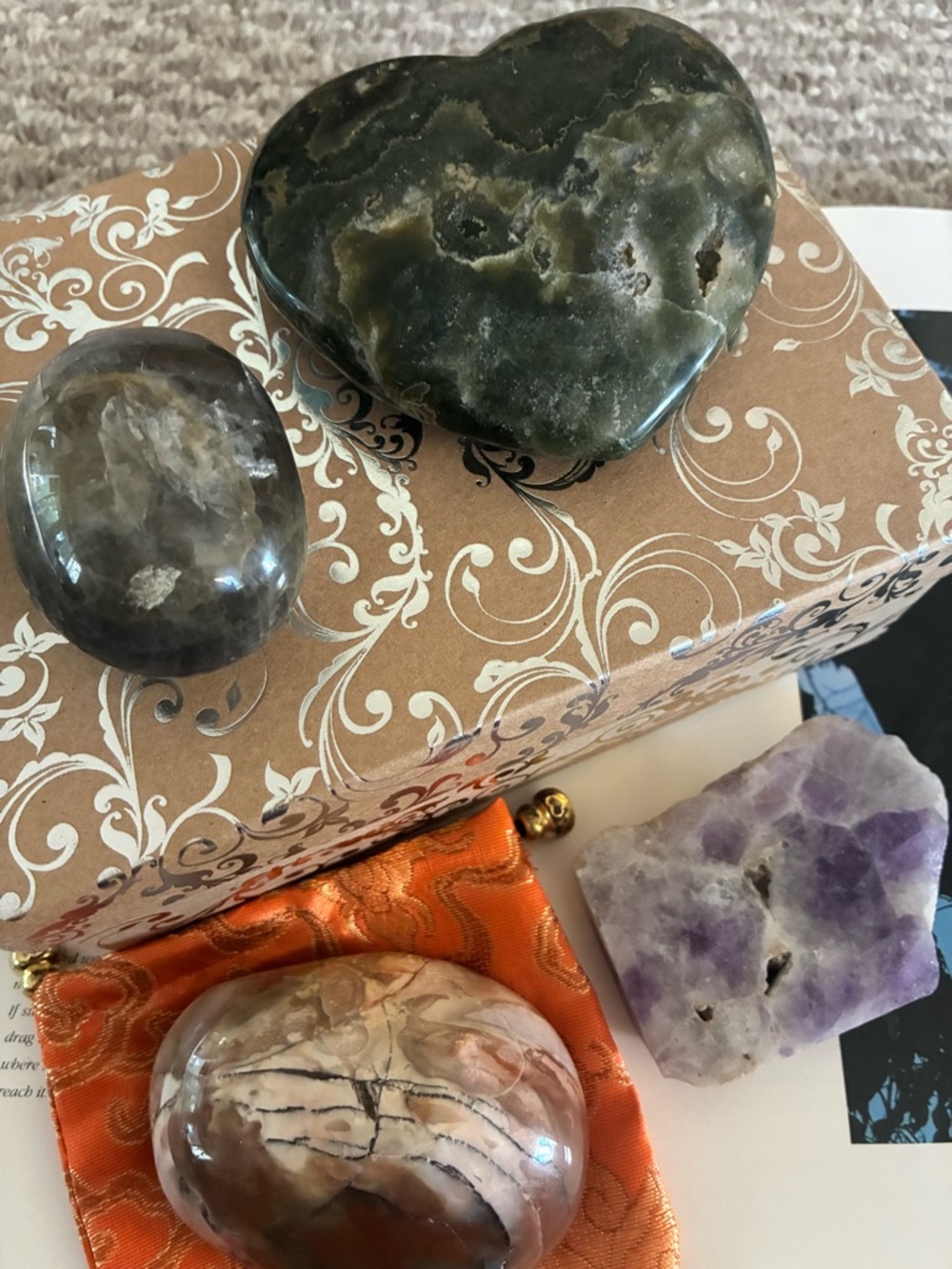 🔮 4 Piece Healing Crystal Gift Box - Large Jasper Palm, Moonstone (rare)⚡️